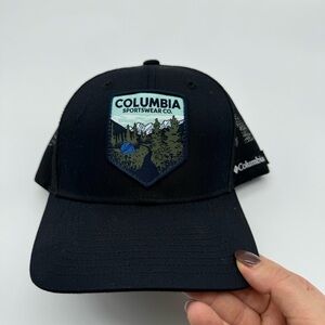 Columbia black SnapBack trucker hat